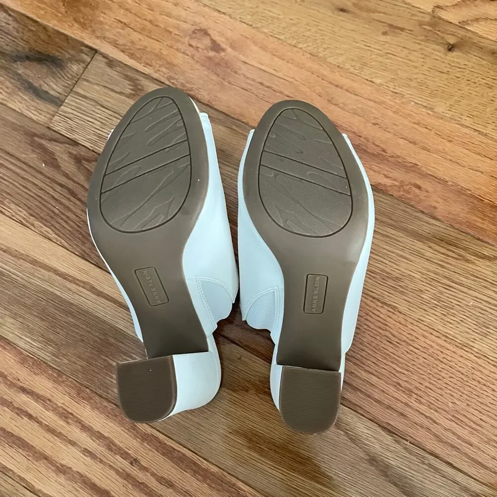 Anne Klein details brand